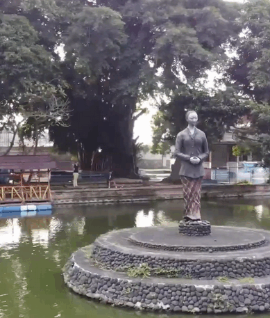 Sewa Mobil Dari Surabaya Ke Taman Balekambang Solo